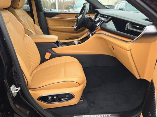 2023 Jeep Grand Cherokee Summit