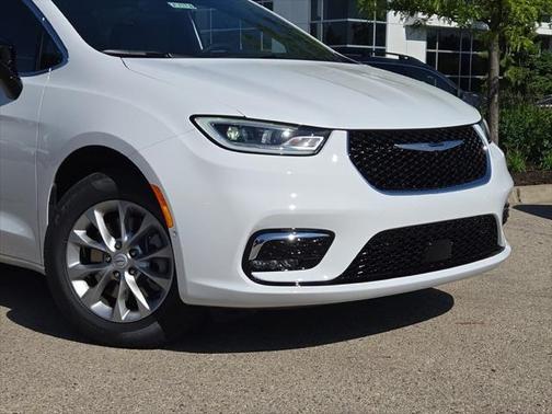 2025 Chrysler Pacifica L