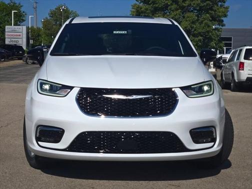 2025 Chrysler Pacifica L