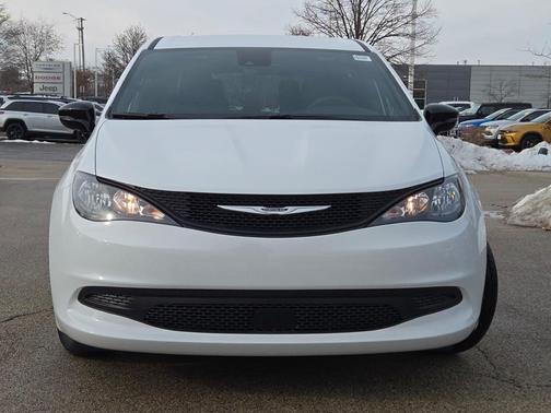 2026 Chrysler Voyager LX