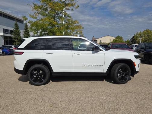 2025 Jeep Grand Cherokee Altitude