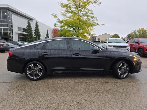 2022 Kia K5 EX