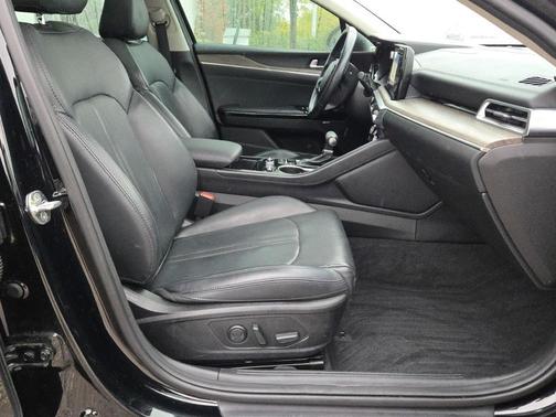2022 Kia K5 EX