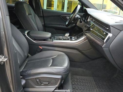 2021 Audi Q7 55 Premium Plus
