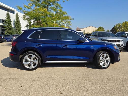 2022 Audi Q5 45 S line Premium Plus