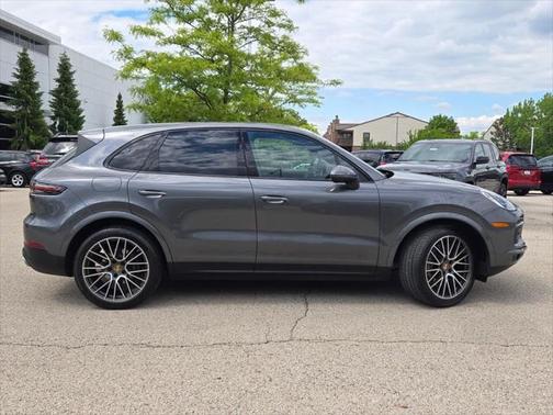 2022 Porsche Cayenne Base