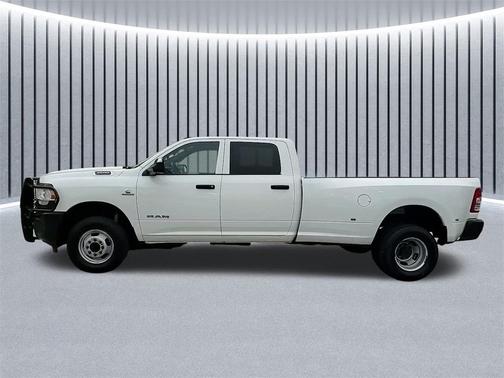 2022 RAM 3500 Tradesman Crew Cab 4x4 8' Box