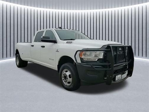 2022 RAM 3500 Tradesman Crew Cab 4x4 8' Box