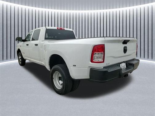 2022 RAM 3500 Tradesman Crew Cab 4x4 8' Box