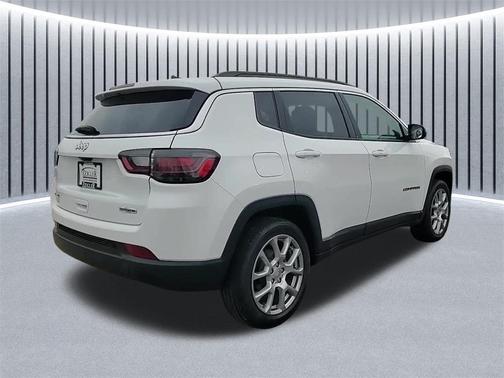 2022 Jeep Compass Latitude Lux