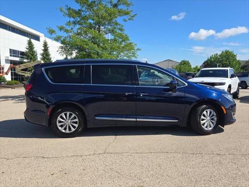 2018 Chrysler Pacifica Touring-L