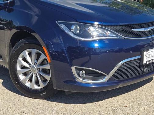 2018 Chrysler Pacifica Touring-L