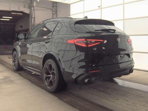 2023 Alfa Romeo Stelvio Quadrifoglio