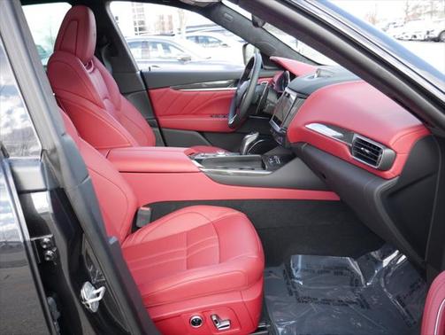2023 Maserati Levante Modena