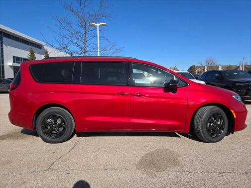 2025 Chrysler Pacifica Hybrid Premium S Appearance Pkg