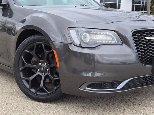 2020 Chrysler 300 Touring