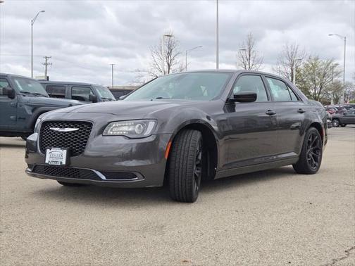 2020 Chrysler 300 Touring