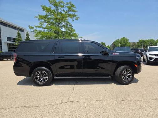 2022 Chevrolet Suburban 4WD Z71