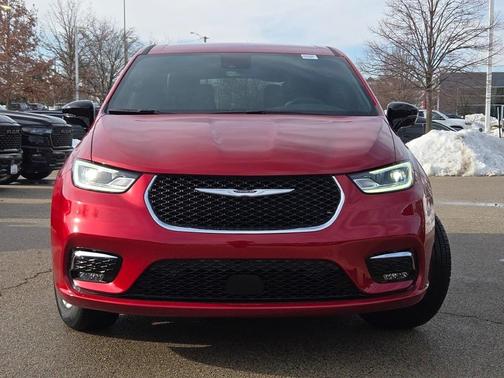 2026 Chrysler Pacifica L