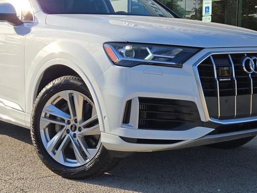 2022 Audi Q7 55 Premium Plus