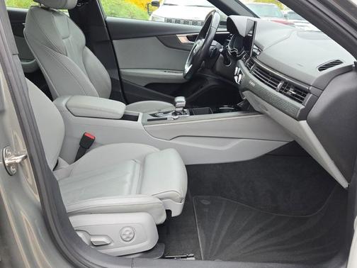 2023 Audi A4 45 S line Premium Plus