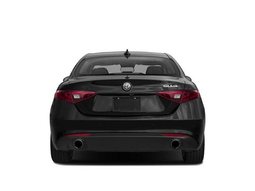 2018 Alfa Romeo Giulia Base