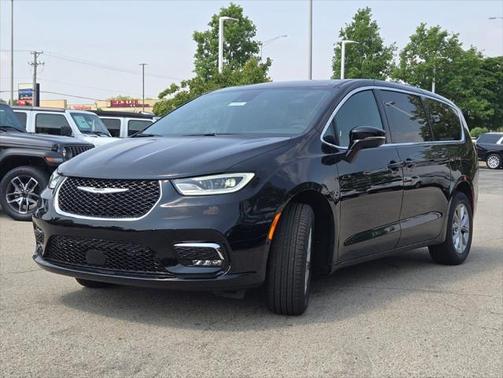 2025 Chrysler Pacifica L
