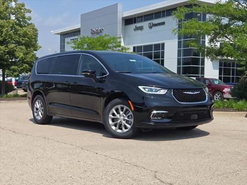 2025 Chrysler Pacifica L