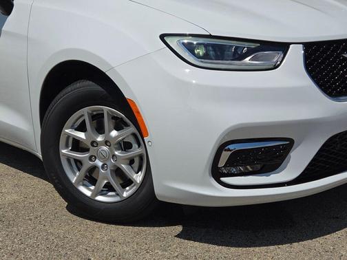 2025 Chrysler Pacifica L