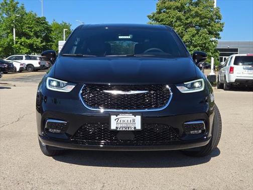 2025 Chrysler Pacifica L