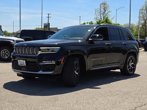 2022 Jeep Grand Cherokee Summit