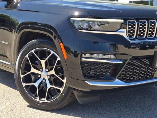 2022 Jeep Grand Cherokee Summit