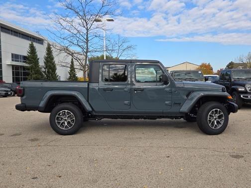 2026 Jeep Gladiator Sport S