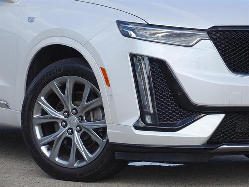 Photo 3 of 34 of 2020 Cadillac XT6 Sport AWD