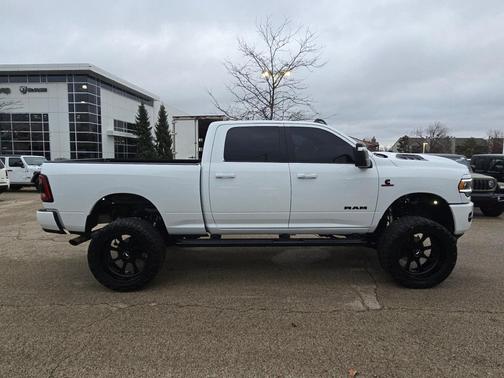 2023 RAM 2500 Laramie Crew Cab 4x4 6'4' Box