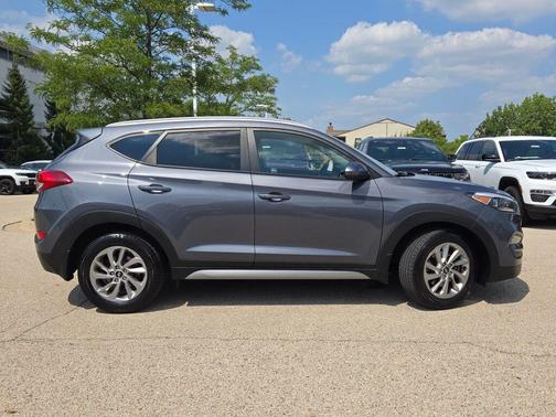 2017 Hyundai TUCSON SE