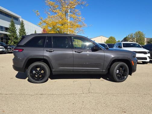 2025 Jeep Grand Cherokee Altitude