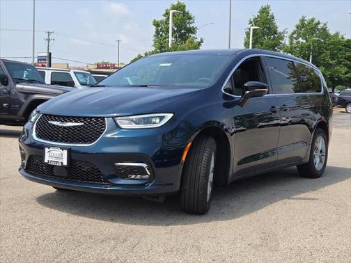 2025 Chrysler Pacifica L