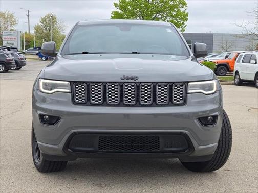 2022 Jeep Grand Cherokee Laredo