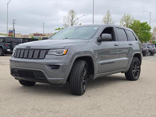2022 Jeep Grand Cherokee Laredo