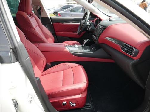 2023 Maserati Levante Modena