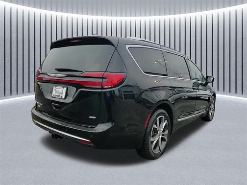 2025 Chrysler Pacifica L