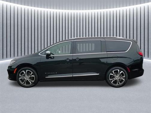 2025 Chrysler Pacifica L