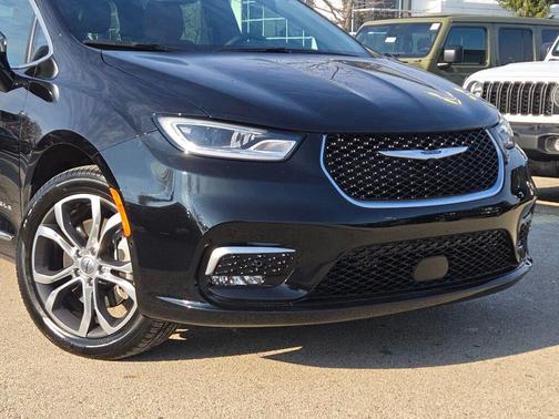 2025 Chrysler Pacifica L