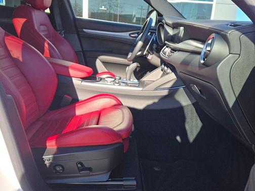 2024 Alfa Romeo Stelvio Veloce AWD