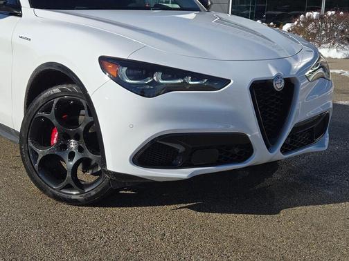 2024 Alfa Romeo Stelvio Veloce AWD