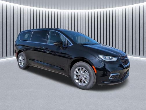Diamond Black Crystal Pearlcoat 2026 Chrysler Pacifica L