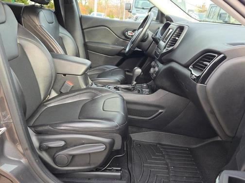 2021 Jeep Cherokee Altitude