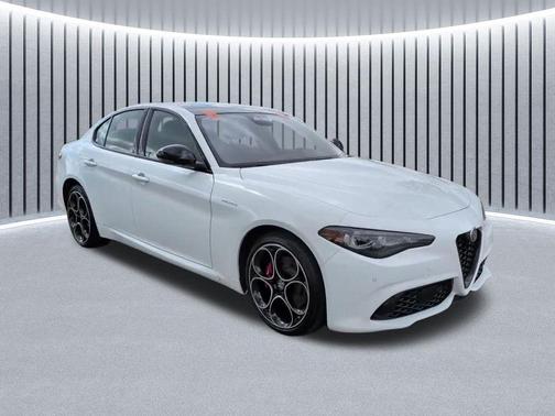 Milano White 2024 Alfa Romeo Giulia Veloce AWD