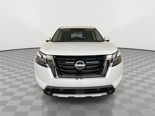 2025 Nissan Pathfinder SL FWD
